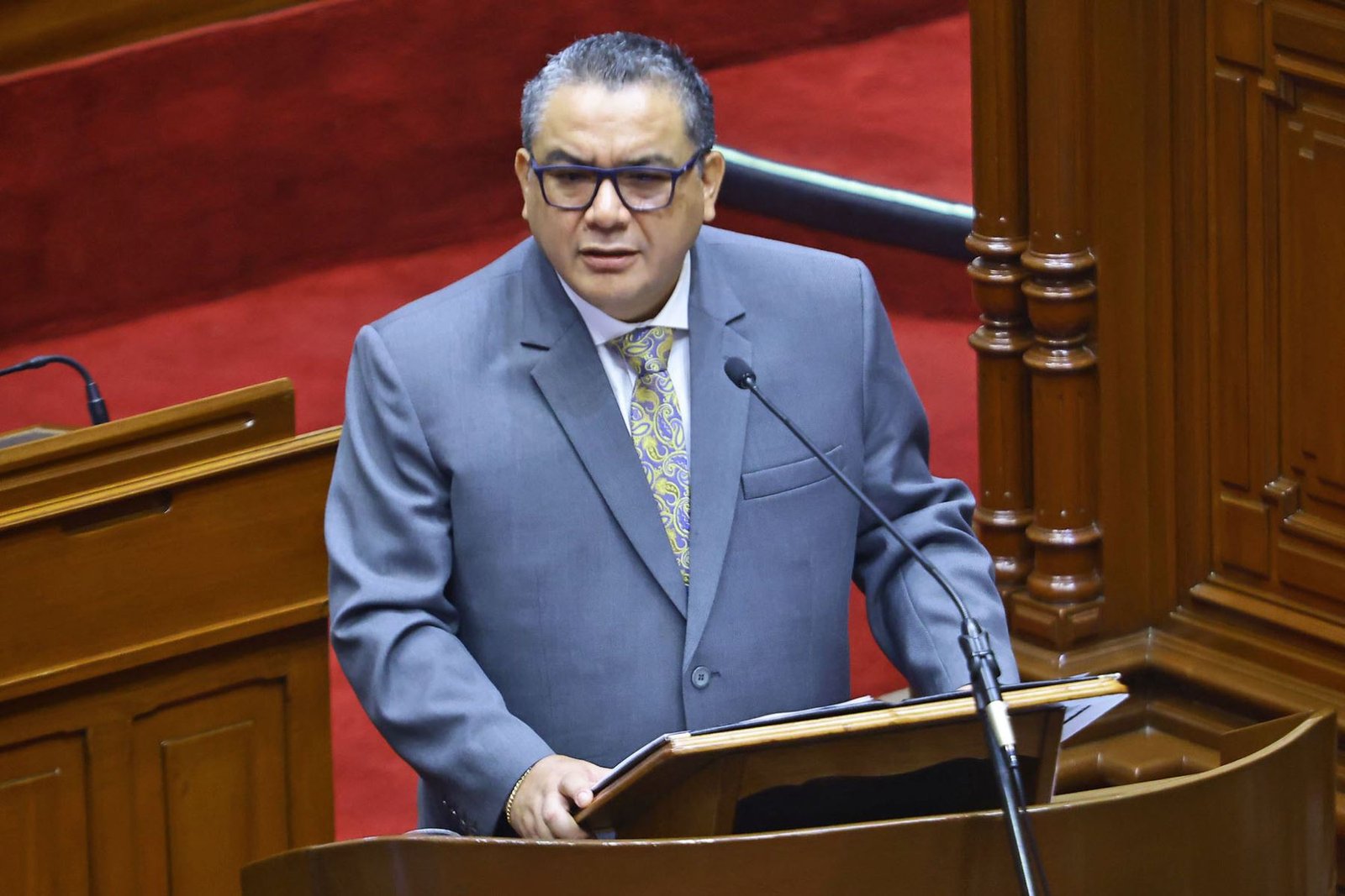 Archivo tipo Imagen sobre: Juan José Santiváñez en el Congreso de la Republica del Perú 