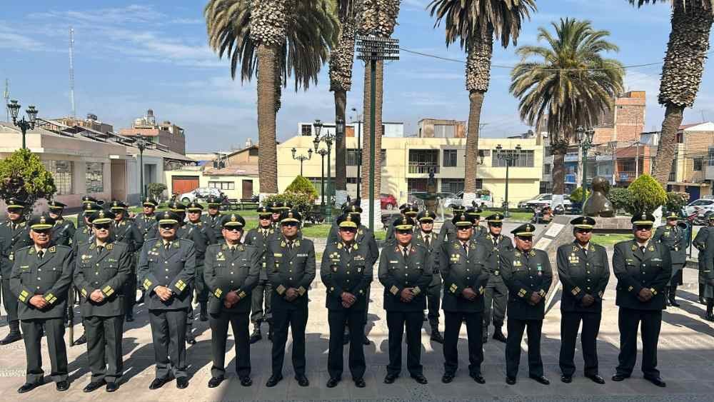 Archivo tipo Imagen sobre: Ceremonia policial en tacna 